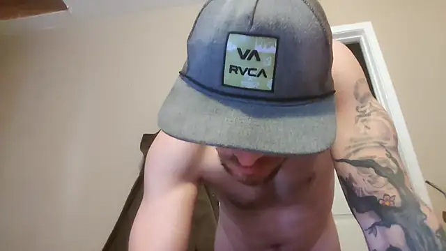 Snapshot of Huntzg23 chatting on February 22, 2026, 8:17 am Huntzg23 online show from February 22, 2026, 8:17 am