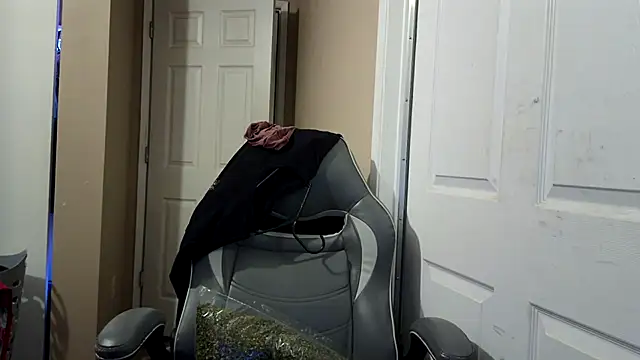 Huntzg23 online show from March 21, 2026, 10:31 am