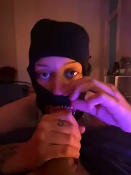 Snapshot of littlewitchxoxo chatting on February 22, 2025, 3:58 pm littlewitchxoxo online show from February 22, 2025, 3:58 pm