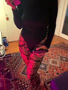 Snapshot of littlewitchxoxo chatting on October 26, 2025, 7:42 am littlewitchxoxo online show from October 26, 2025, 7:42 am