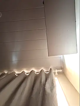 Snapshot of Leinad27 chatting on February 17, 2026, 7:22 pm Leinad27 online show from February 17, 2026, 7:22 pm