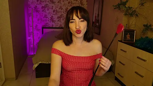 Snapshot of AnneHaddaway chatting on May 17, 2026, 7:03 pm AnneHaddaway online show from May 17, 2026, 7:03 pm