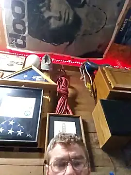 tileguyyy online show from October 16, 2025, 4:32 am