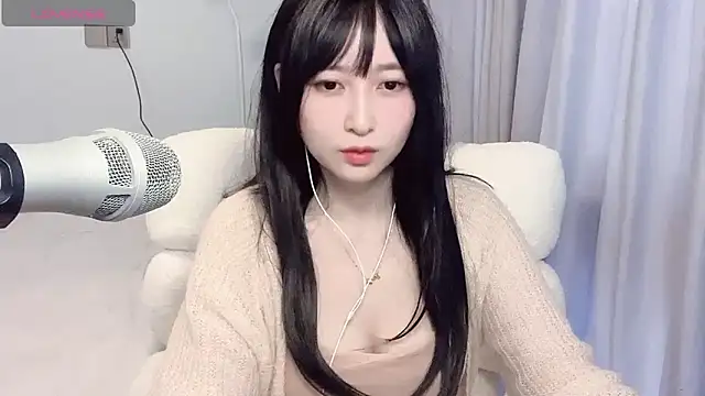 Snapshot of yorissss chatting on January 11, 2025, 6:35 am yorissss online show from January 11, 2025, 6:35 am