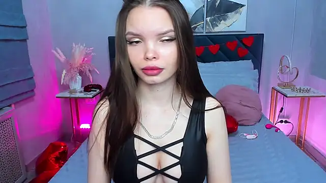 Curvy Dynamite  online show from February 13, 2026, 1:16 am