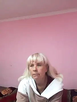 sakura blonde online show from September 28, 2025, 9:55 pm