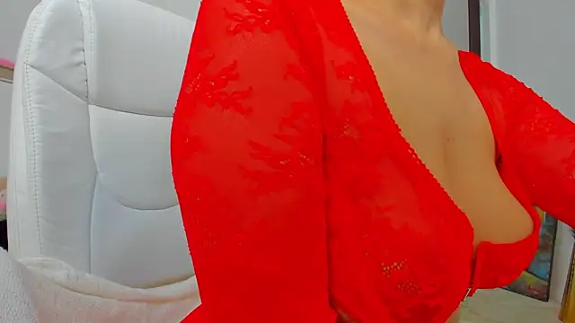 Snapshot of Julya_Anna chatting on September 29, 2025, 4:08 am Julya Anna online show from September 29, 2025, 4:08 am