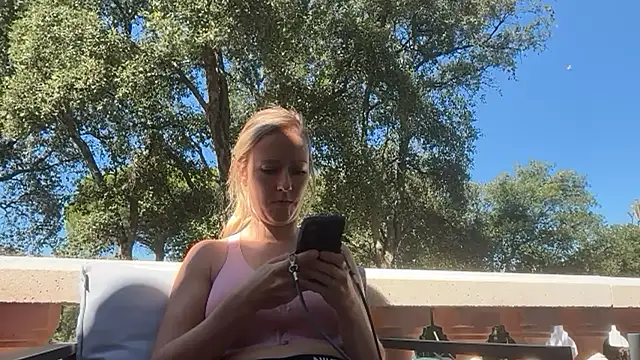 Emmy frenchie online show from September 23, 2025, 10:33 am