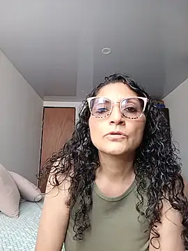 Snapshot of arianna_ros3 chatting on June 27, 2026, 6:03 pm arianna ros3 online show from June 27, 2026, 6:03 pm