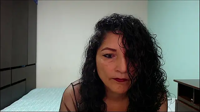 Snapshot of arianna_ros3 chatting on October 8, 2025, 12:50 pm arianna ros3 online show from October 8, 2025, 12:50 pm