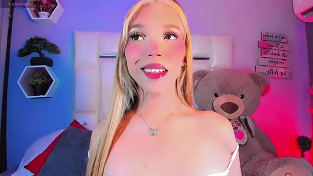 Snapshot of Aileen_18 chatting on September 21, 2025, 8:36 pm Aileen 18 online show from September 21, 2025, 8:36 pm