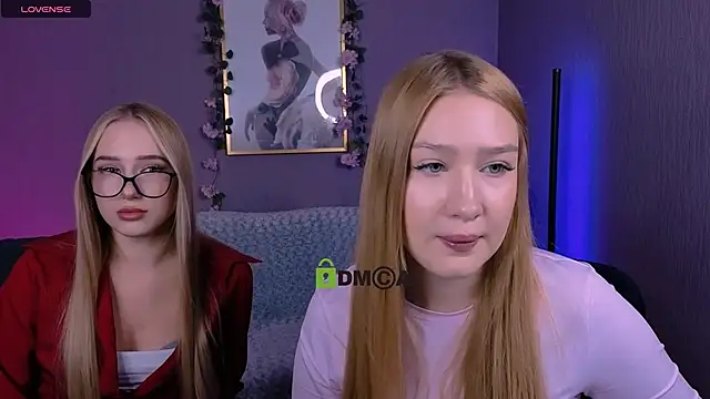 playful sophie online show from December 21, 2025, 8:42 pm