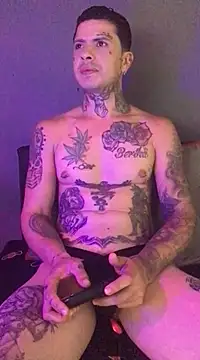 edttatuado19 online show from February 13, 2025, 4:17 pm