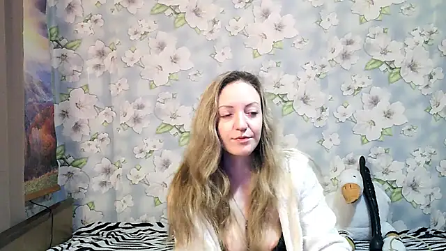 Snapshot of KattyLuuu chatting on October 10, 2025, 8:31 pm KattyLuuu online show from October 10, 2025, 8:31 pm