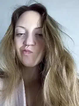 KattyLuuu online show from March 25, 2026, 9:03 pm