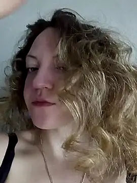 KattyLuuu online show from April 17, 2026, 8:55 pm