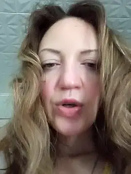 KattyLuuu online show from April 2, 2026, 9:49 am