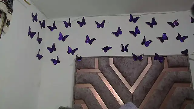 Anny Fox- online show from November 28, 2025, 3:39 am