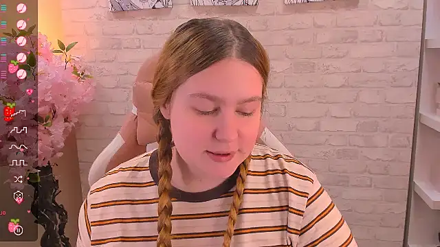 Snapshot of Ellie_Wellie chatting on November 10, 2025, 12:43 pm Ellie Wellie online show from November 10, 2025, 12:43 pm