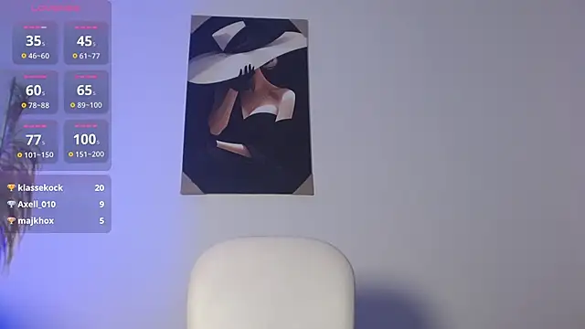 Snapshot of Allanna21_ chatting on December 22, 2024, 11:09 pm Allanna21 online show from December 22, 2024, 11:09 pm