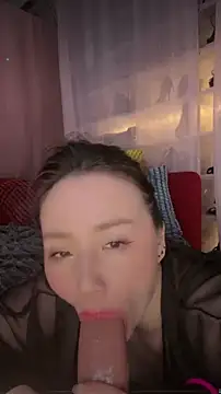 Snapshot of baobaomiqi_linger chatting on October 31, 2025, 4:36 pm baobaomiqi linger online show from October 31, 2025, 4:36 pm