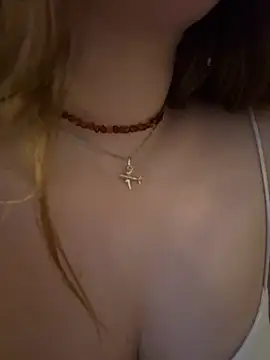 MayaMystic online show from November 3, 2025, 1:04 pm