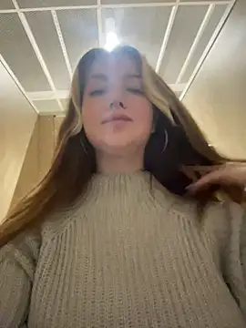 MayaMystic online show from February 17, 2025, 9:13 am