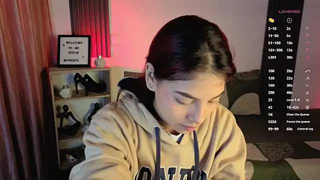 Snapshot of Fresita_Rosita chatting on September 23, 2025, 12:34 pm Fresita Rosita online show from September 23, 2025, 12:34 pm