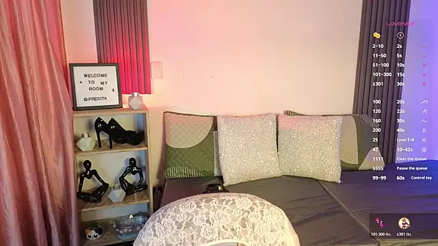 Snapshot of Fresita_Rosita chatting on October 20, 2025, 12:17 pm Fresita Rosita online show from October 20, 2025, 12:17 pm