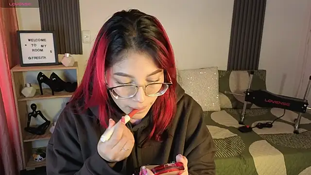 Snapshot of Fresita_Rosita chatting on November 6, 2025, 3:05 pm Fresita Rosita online show from November 6, 2025, 3:05 pm