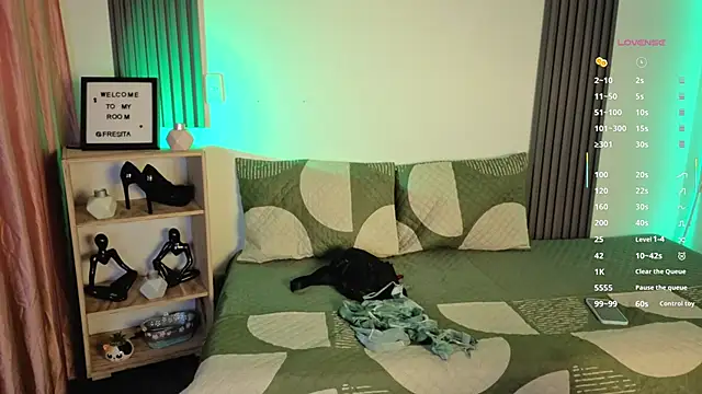 Snapshot of Fresita_Rosita chatting on September 24, 2025, 12:11 pm Fresita Rosita online show from September 24, 2025, 12:11 pm