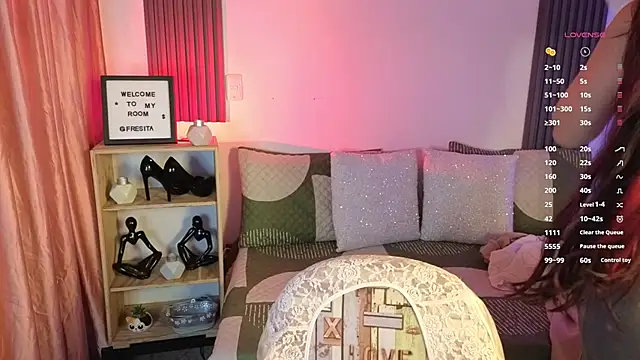 Snapshot of Fresita_Rosita chatting on October 21, 2025, 12:26 pm Fresita Rosita online show from October 21, 2025, 12:26 pm