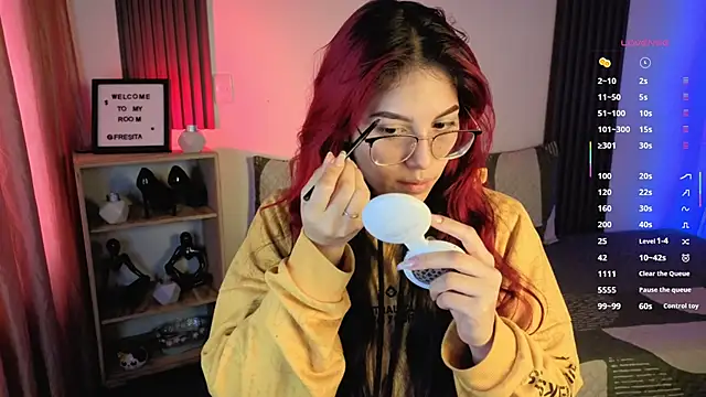 Snapshot of Fresita_Rosita chatting on September 25, 2025, 2:45 pm Fresita Rosita online show from September 25, 2025, 2:45 pm