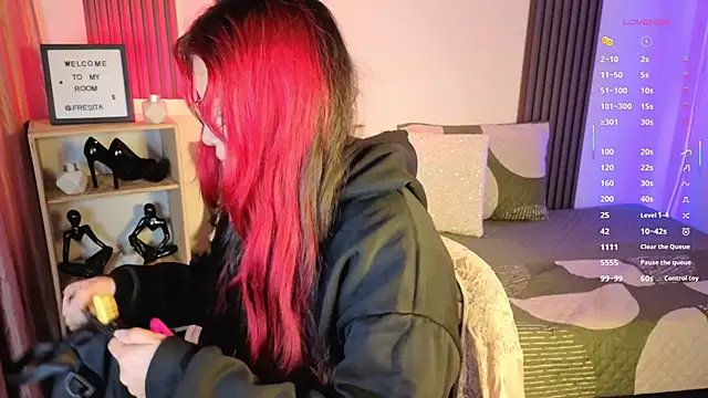 Snapshot of Fresita_Rosita chatting on October 6, 2025, 11:55 am Fresita Rosita online show from October 6, 2025, 11:55 am