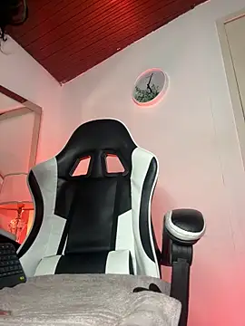 Samir bear online show from June 3, 2026, 2:33 pm