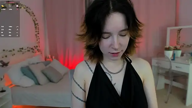 lilithlunna online show from January 29, 2025, 12:22 am