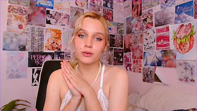 Snapshot of MeowthLilu chatting on March 8, 2025, 3:39 am MeowthLilu online show from March 8, 2025, 3:39 am