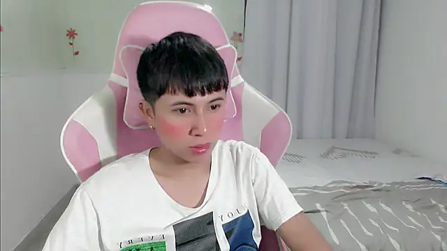 Snapshot of didier_king_ chatting on December 17, 2024, 3:49 pm didier king online show from December 17, 2024, 3:49 pm