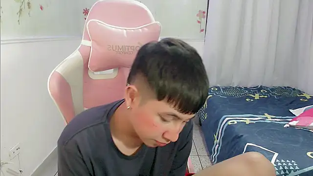 Snapshot of didier_king_ chatting on February 7, 2025, 7:38 pm didier king online show from February 7, 2025, 7:38 pm