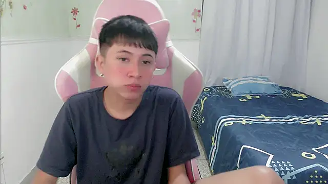 Snapshot of didier_king_ chatting on February 8, 2025, 2:05 pm didier king online show from February 8, 2025, 2:05 pm