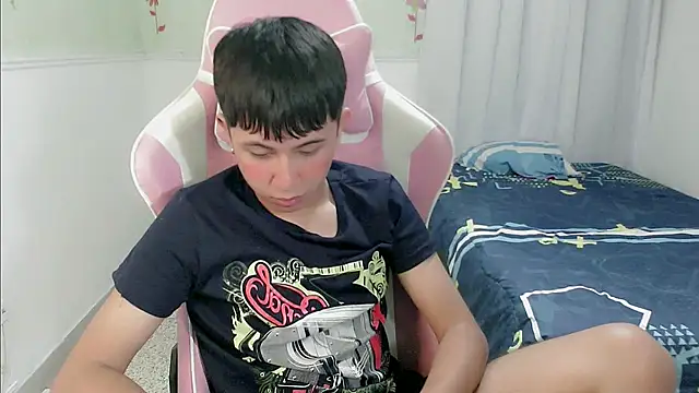 Snapshot of didier_king_ chatting on February 12, 2025, 5:48 pm didier king online show from February 12, 2025, 5:48 pm
