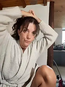 Snapshot of sansan2411 chatting on October 2, 2025, 6:28 am sansan2411 online show from October 2, 2025, 6:28 am