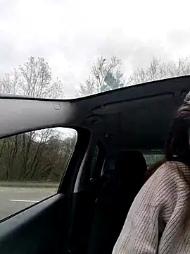 sansan2411 online show from December 5, 2025, 2:37 pm