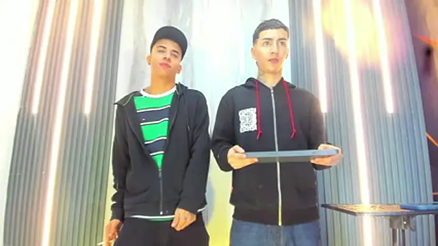 Angel xxx online show from March 26, 2026, 4:44 am