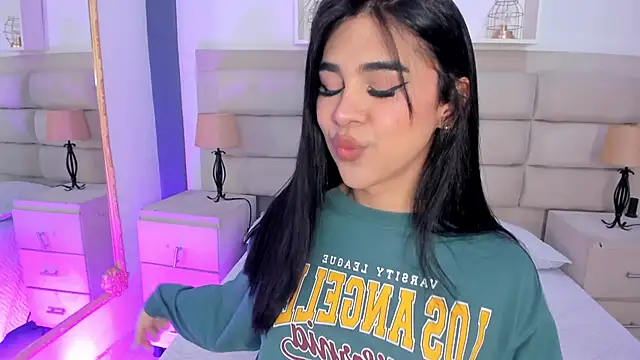 Snapshot of RoseCassie chatting on September 29, 2025, 1:28 pm RoseCassie online show from September 29, 2025, 1:28 pm