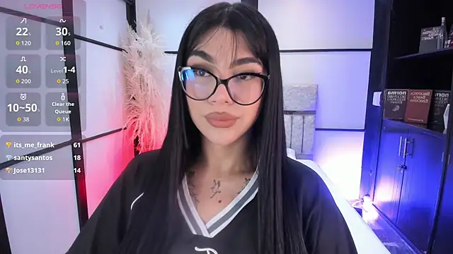 RoseCassie online show from December 16, 2025, 1:04 pm