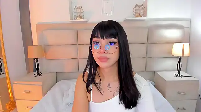 RoseCassie online show from March 6, 2025, 3:45 pm
