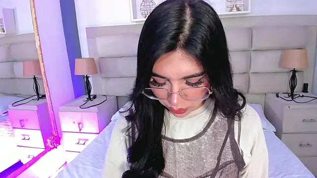 Snapshot of RoseCassie chatting on September 17, 2025, 1:46 pm RoseCassie online show from September 17, 2025, 1:46 pm