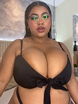 AinaraJimenez online show from May 18, 2026, 8:02 pm