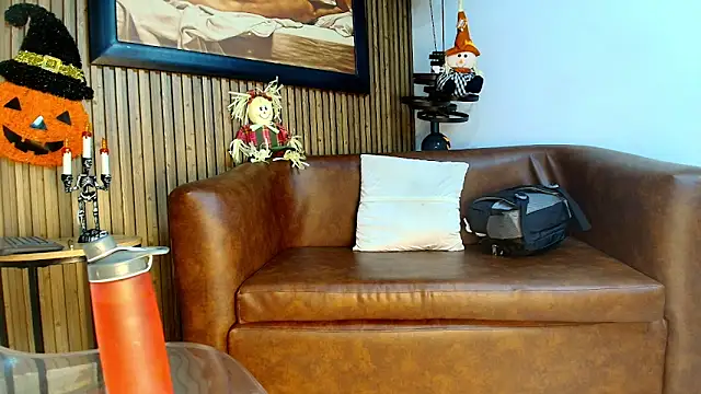 Valentinadiazz1 online show from October 15, 2025, 6:49 pm